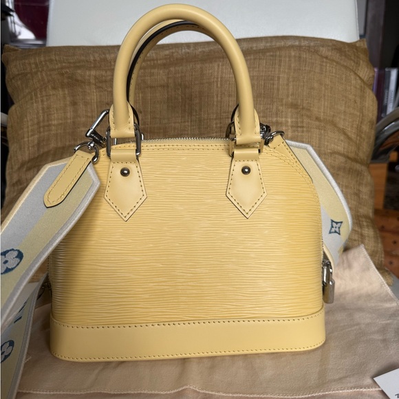 Louis Vuitton Alma BB in Jaune Plume Epi Leather - Picture 9 of 12